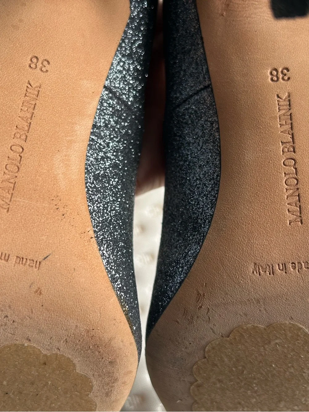 Manolo Blahnik BB 105 Anthracite Glitter Pointed Toe Pumps IT 38 US 8